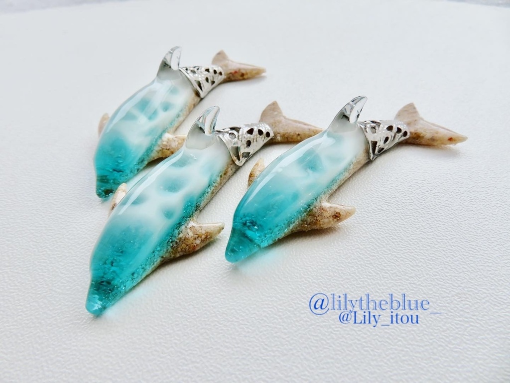 【バンドウイルカのネックレス】