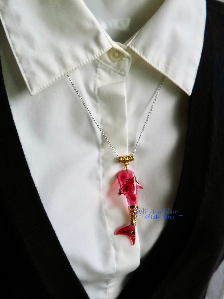 通販&秋季限定【紅葉舞う海洋生物のネックレス】