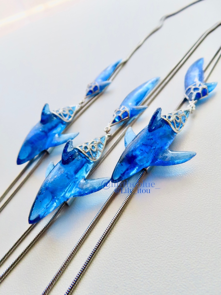 【オナガザメのループタイ】