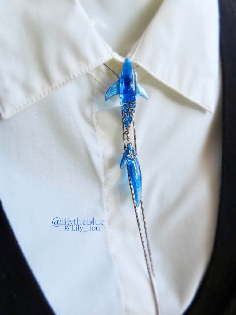 【オナガザメのループタイ】