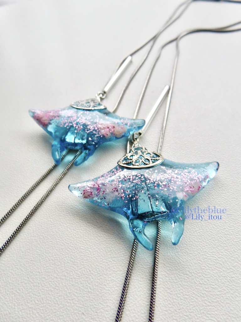 【シンマンタのループタイ】