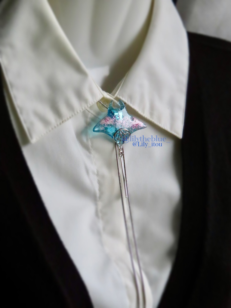 【シンマンタのループタイ】