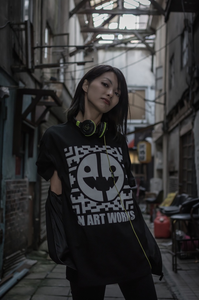 3N ARTWORKS LOGO T-シャツ
