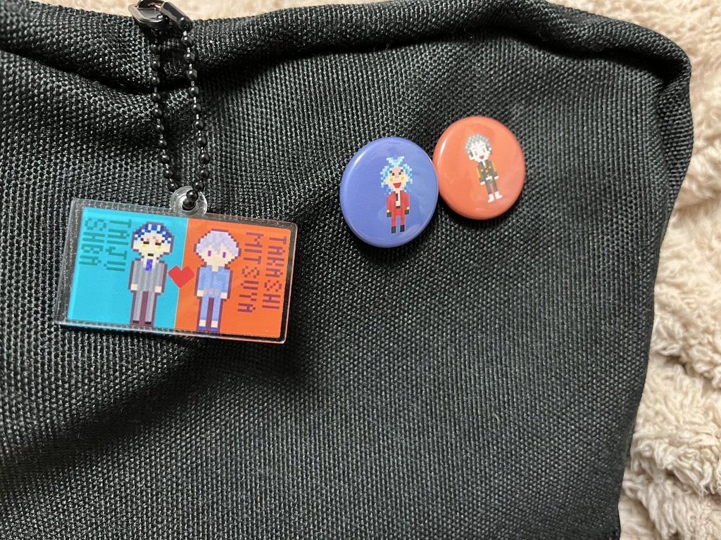 アクキー＋缶バッジ2つ