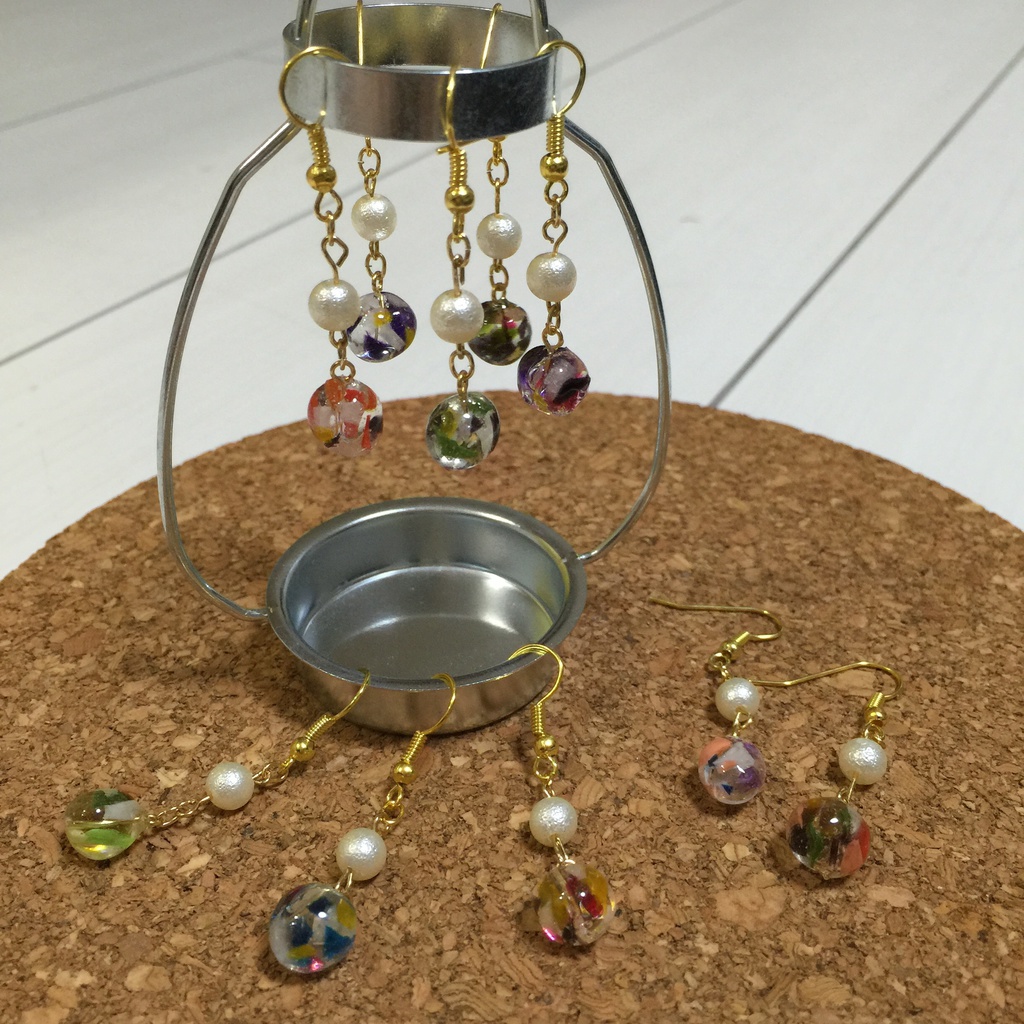 飴玉の中の刀剣だんしイメージピアス/刀剣乱舞モチーフ