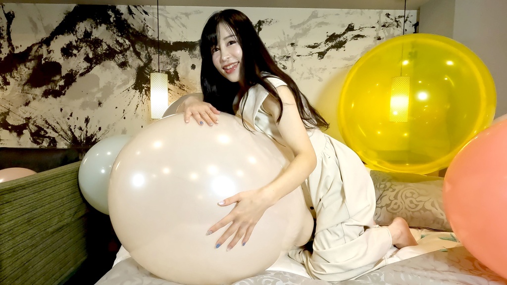 ピーチバルーンクラブ風船動画No.2 : こはるちゃんの風船遊び