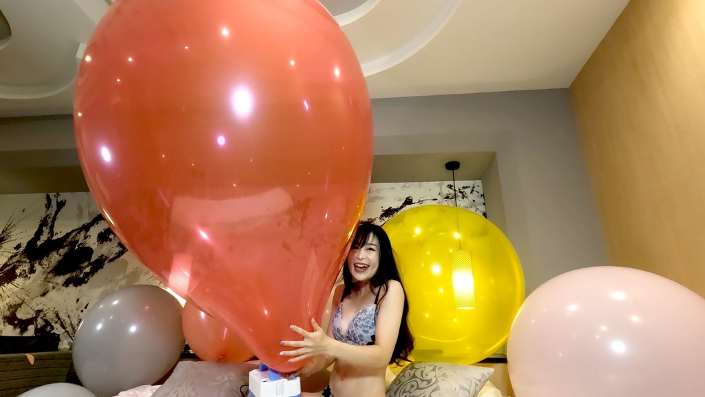 ピーチバルーンクラブ風船動画No.2 : こはるちゃんの風船遊び