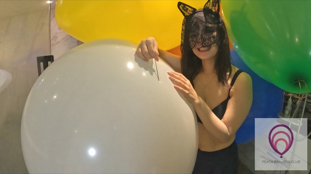 ピーチバルーンクラブ No.10-3 MIYAの巨大風船割り