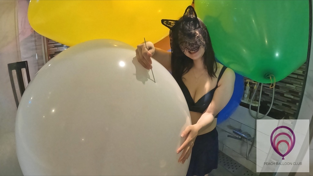 ピーチバルーンクラブ No.10-3 MIYAの巨大風船割り