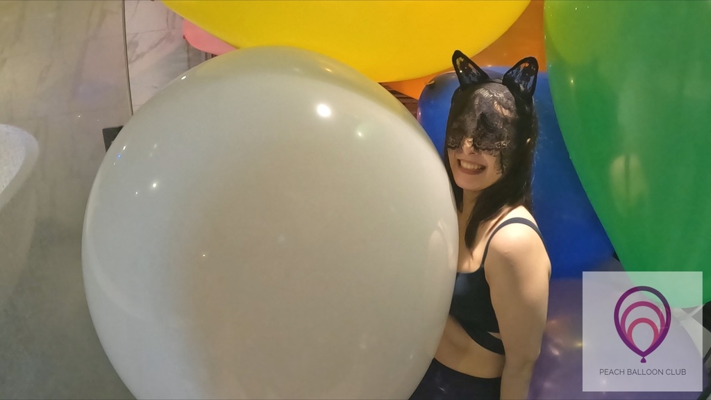 ピーチバルーンクラブ No.10-3 MIYAの巨大風船割り