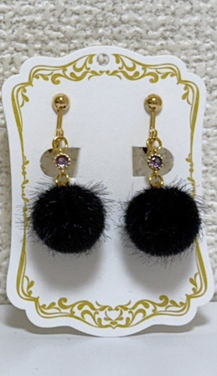 PomPomPalla（ポンポンパーラ）イヤリングorピアス