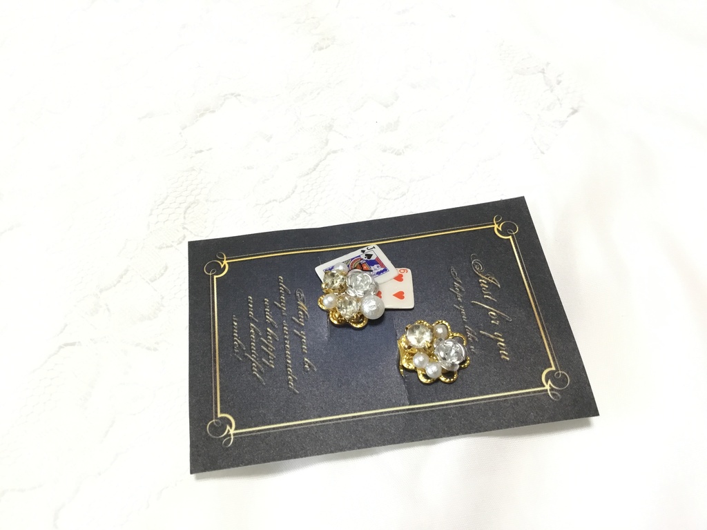 不思議の国の耳飾り (イヤリング ) アウトレット