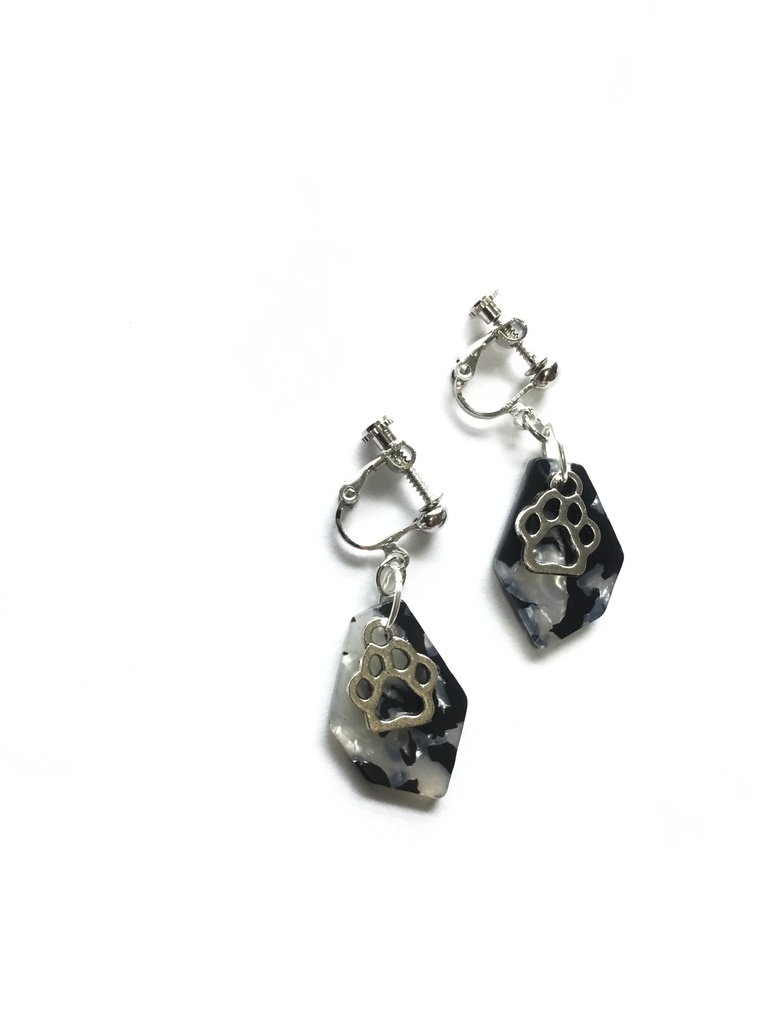 ある日の散歩道で、 (ピアス イヤリング)