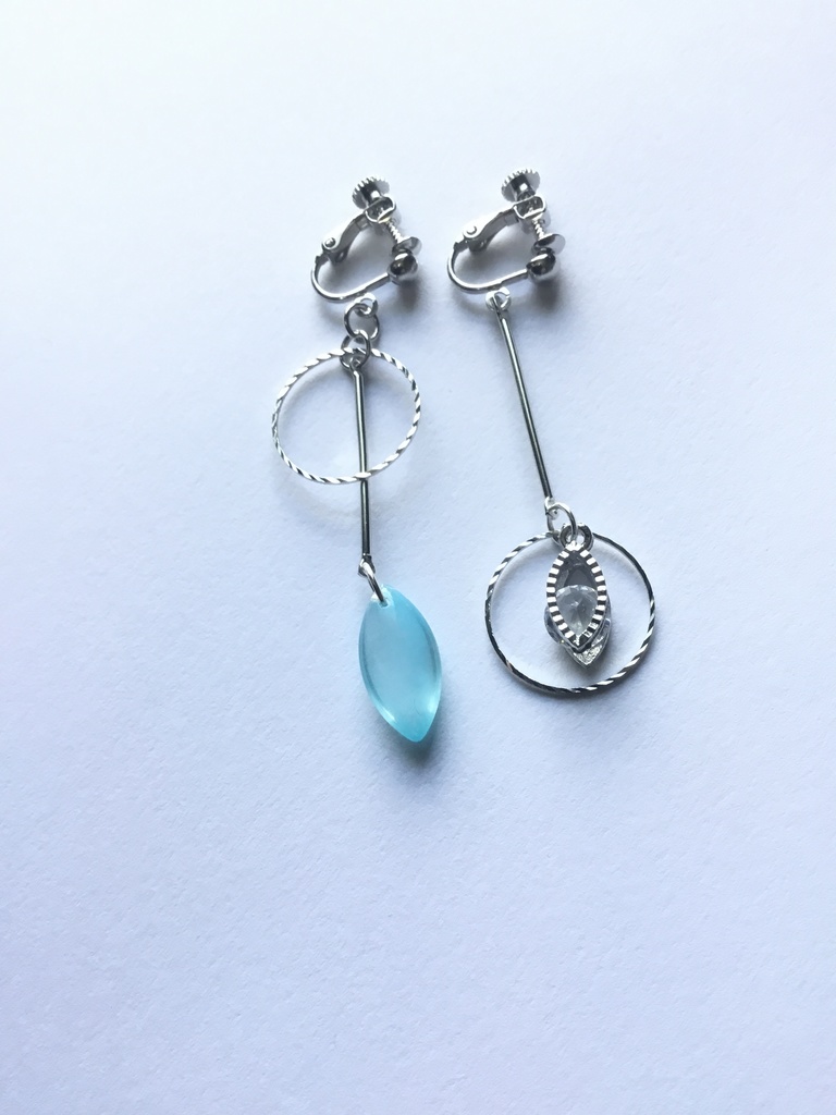 六眼 (イヤリング ピアス)