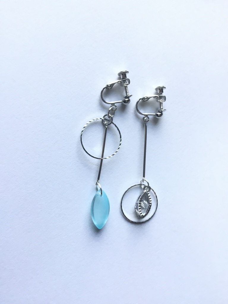 六眼 (イヤリング ピアス)