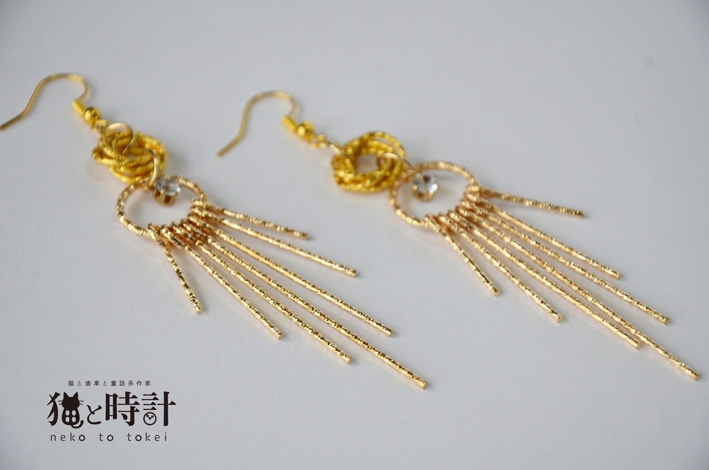 the queen 【ピアス イヤリング】