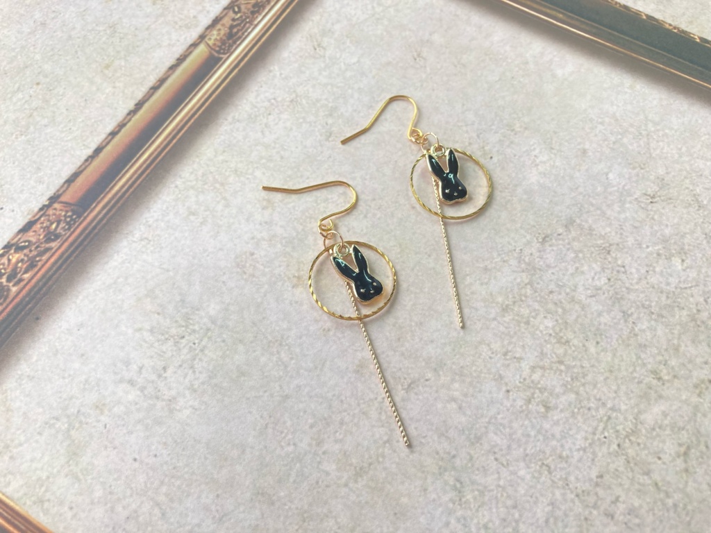 黒兎さん  【ピアス イヤリング】