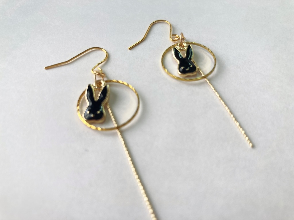 黒兎さん  【ピアス イヤリング】