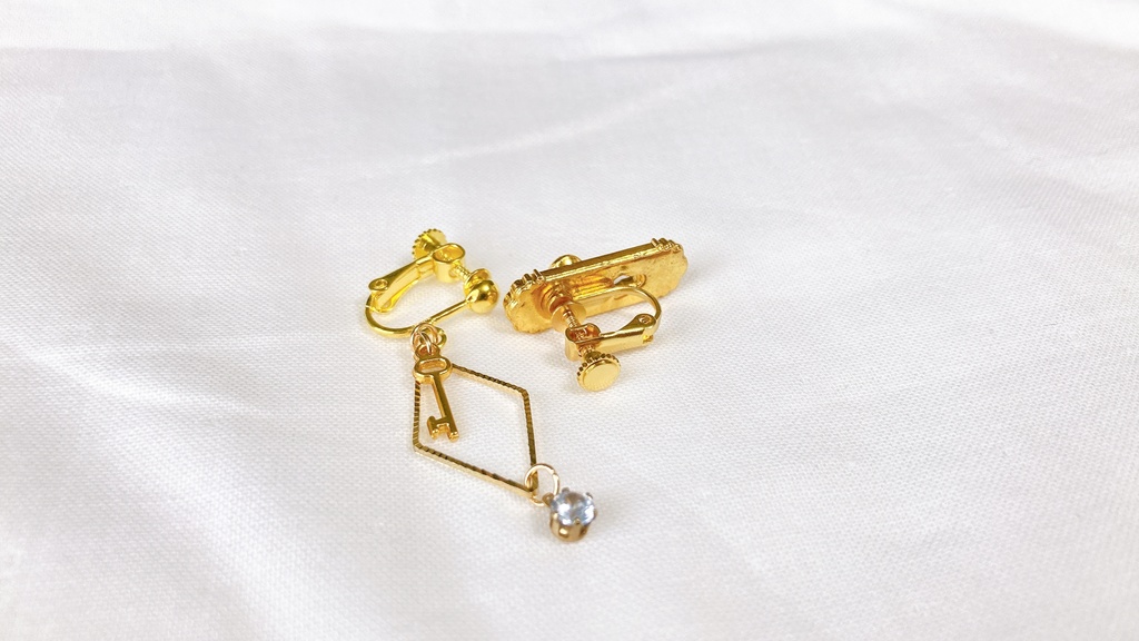 鍵は誰が? (ピアス イヤリング)