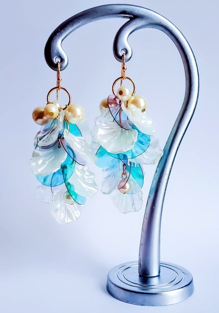 貝殻じゃらっとピアス