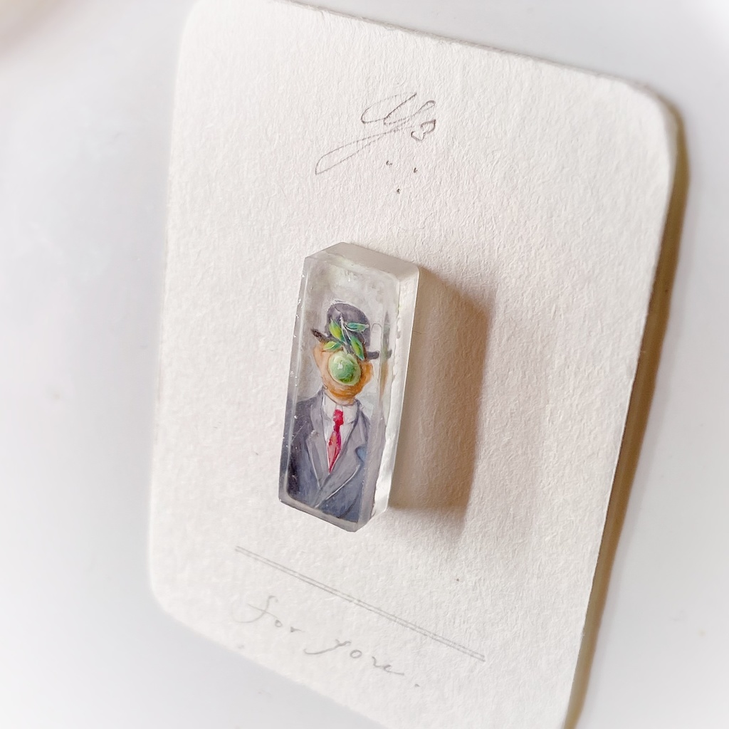 耳元で囁く絵画(マグリット№9)
