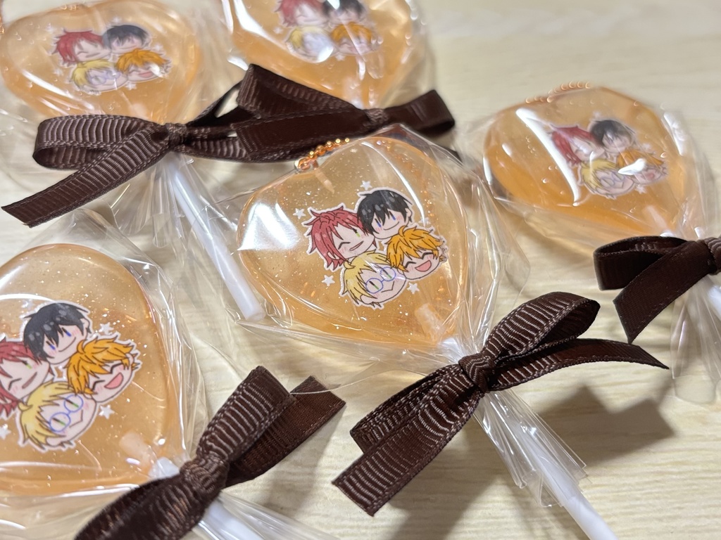トリスタペロキャンアクリルキーホルダー