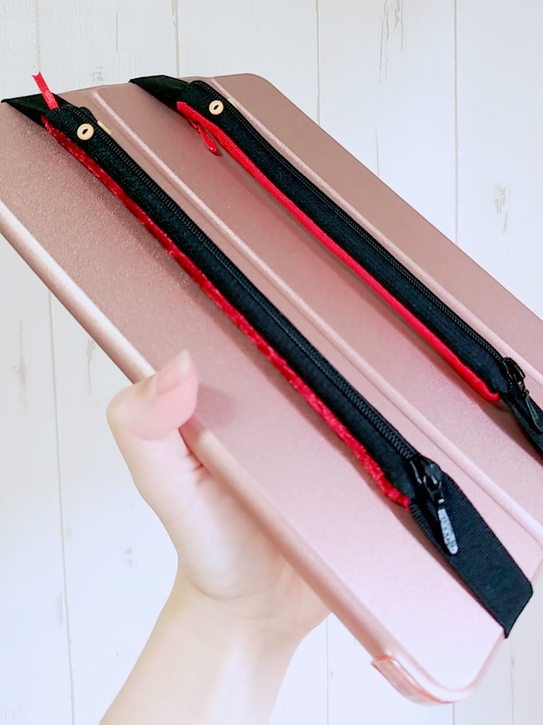 蛇のようなpencilケース