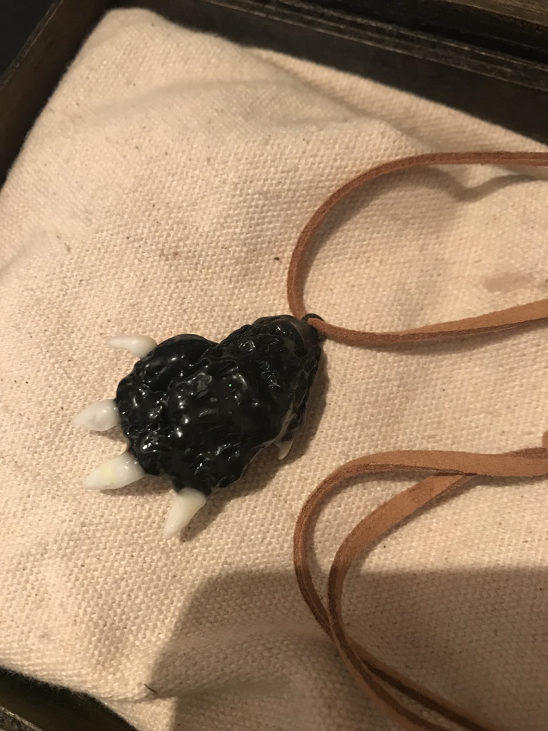 幻獣のネックレス(ブラック)