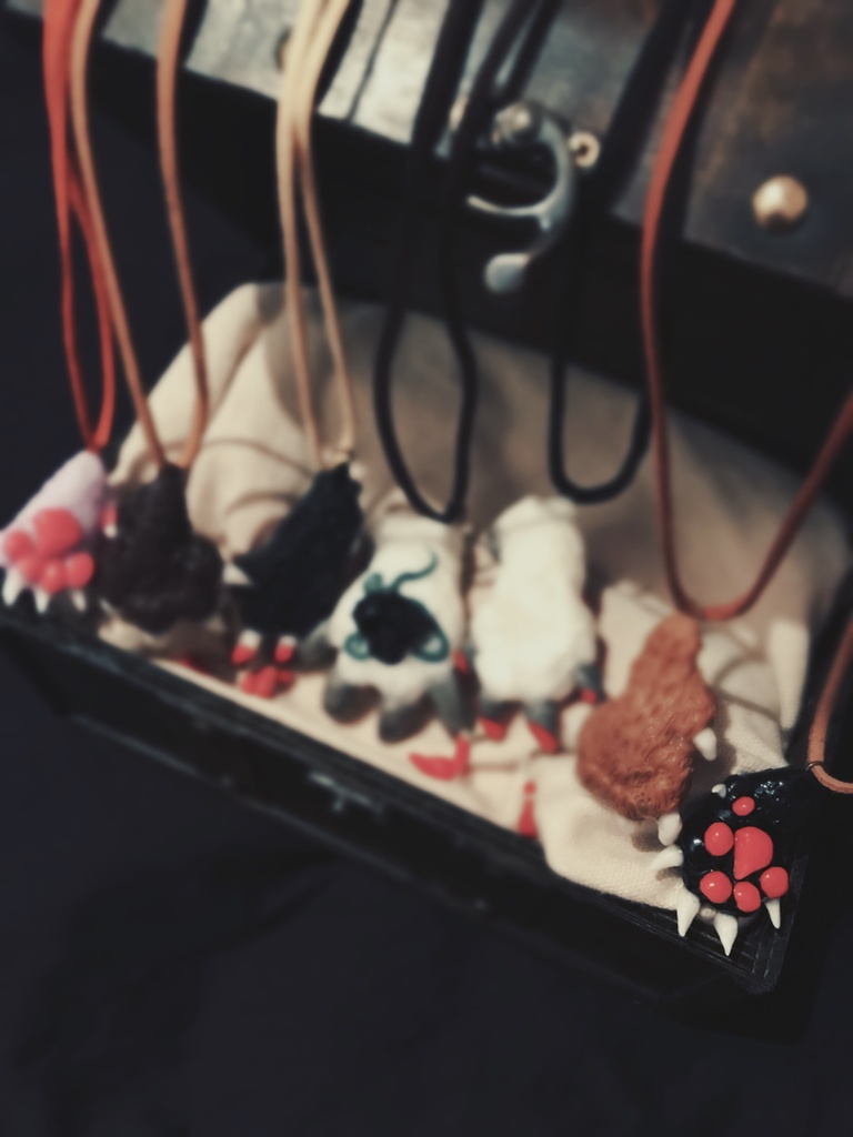 幻獣のネックレス(ホワイト)