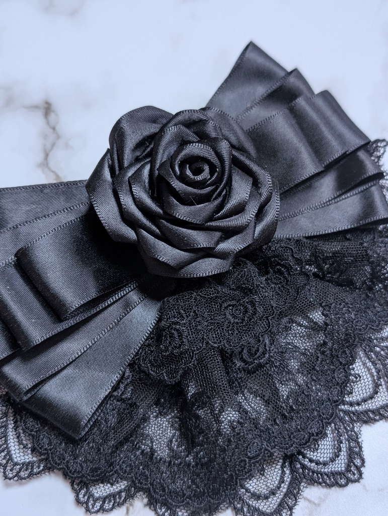 【幻舞（黒×黒）シリーズ】薔薇のブローチ