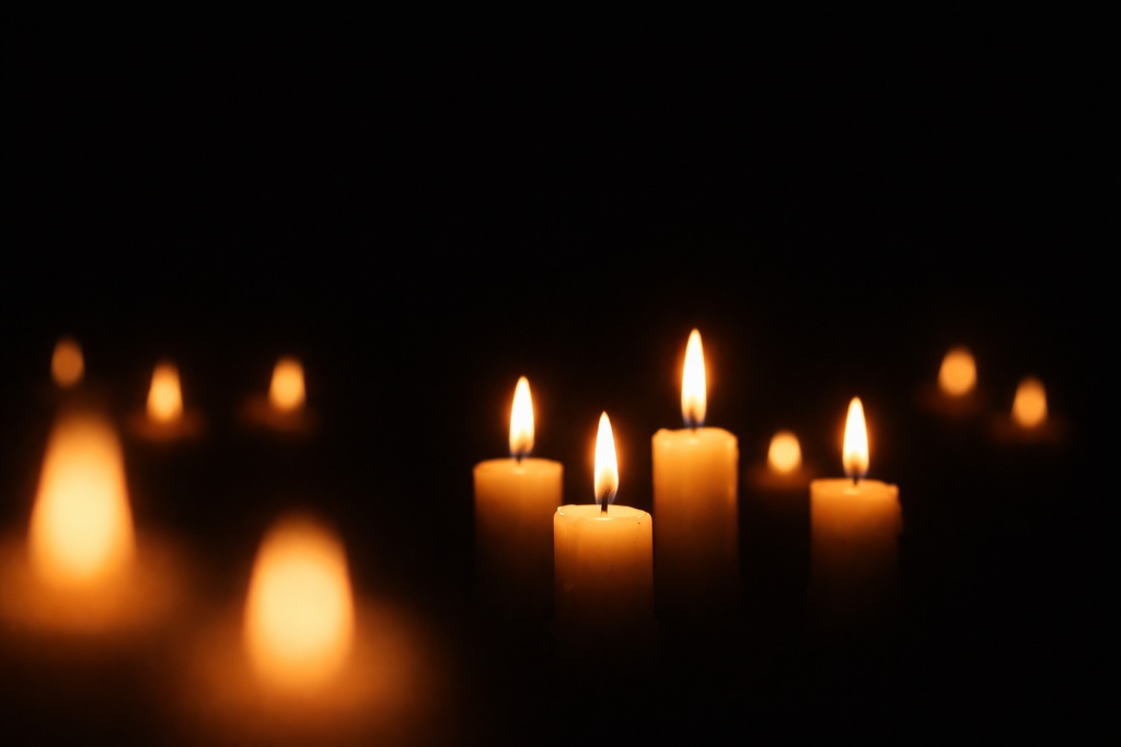 【ホラー素材】百物語キャンドル④｜暗闇・配信背景