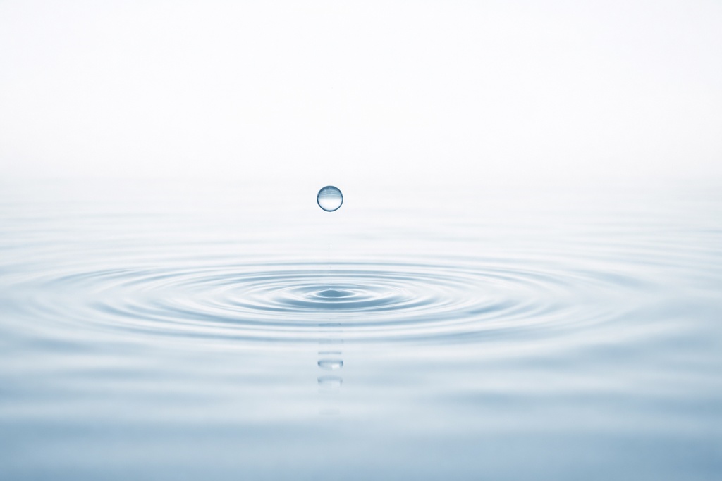 水面の波紋 フルセット｜ミニマル〜幻想まで（8枚 / 16:9 高解像度）