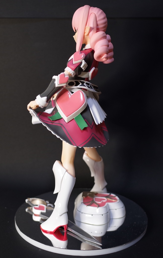 アリュリアフィギュア