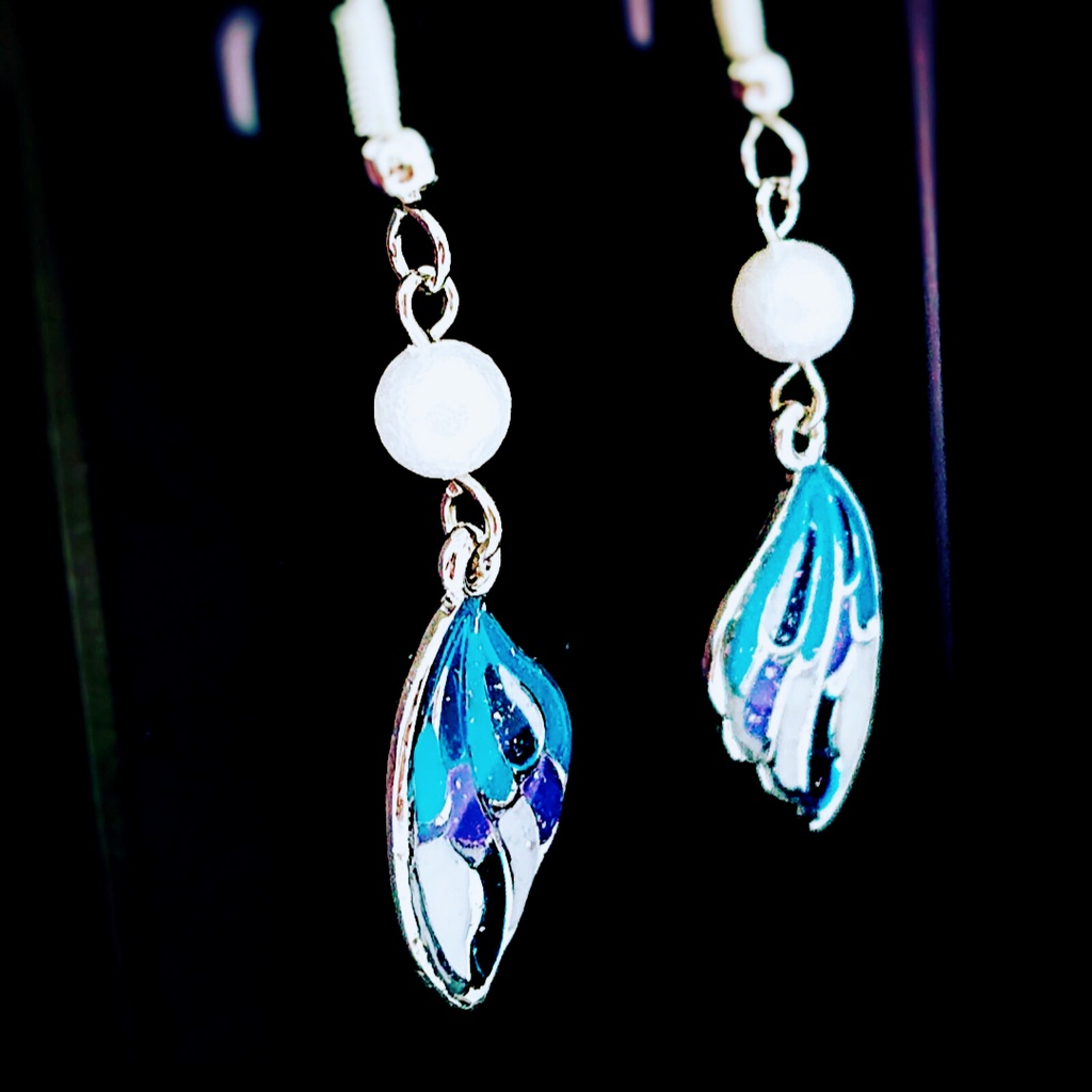 『怪獣の女王の羽』ピアス/イヤリング(ブルーver.)