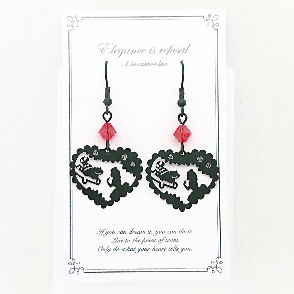 『不思議の国のアリスのシルエット』ピアス/イヤリング