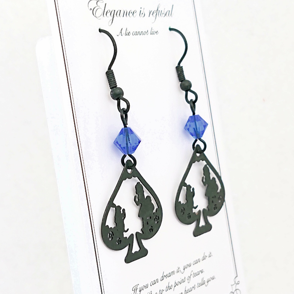 『不思議の国のアリスのシルエット』ピアス/イヤリング