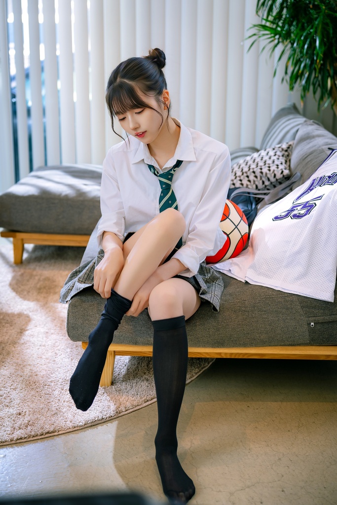 【C108新刊】バスケ部JK創作写真集『Serenella』