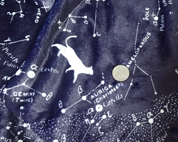 星図を散歩する猫 ブランケット