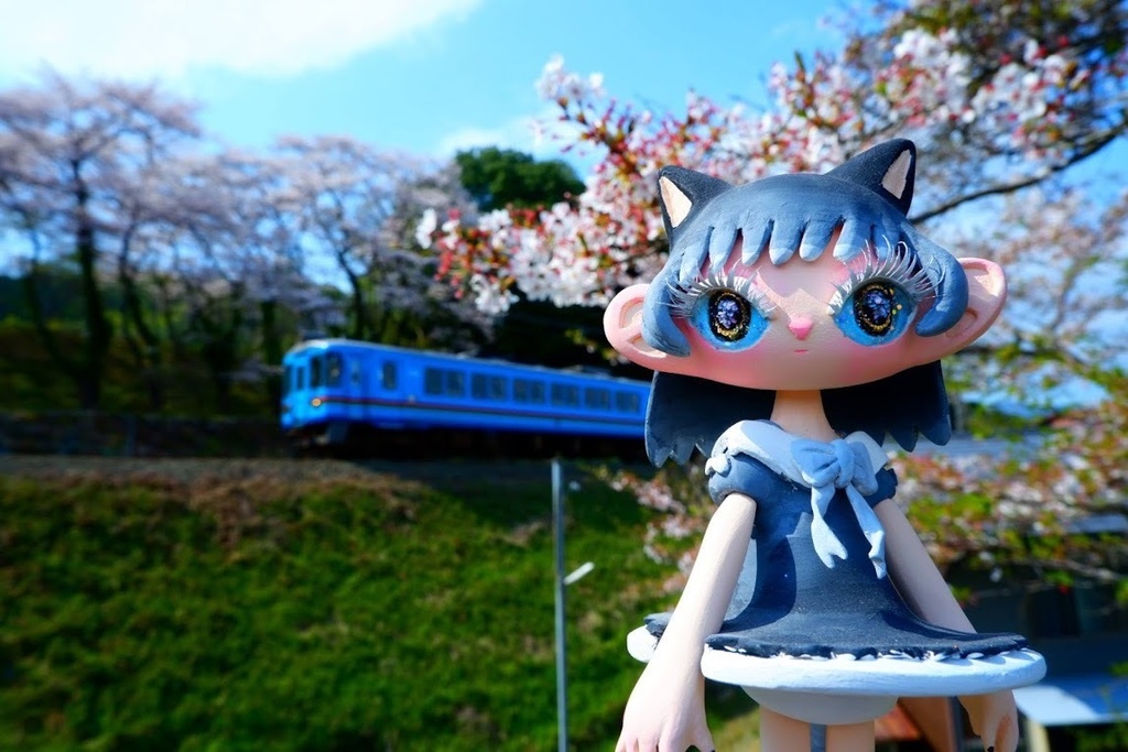 Illustration doll and landscape photography.