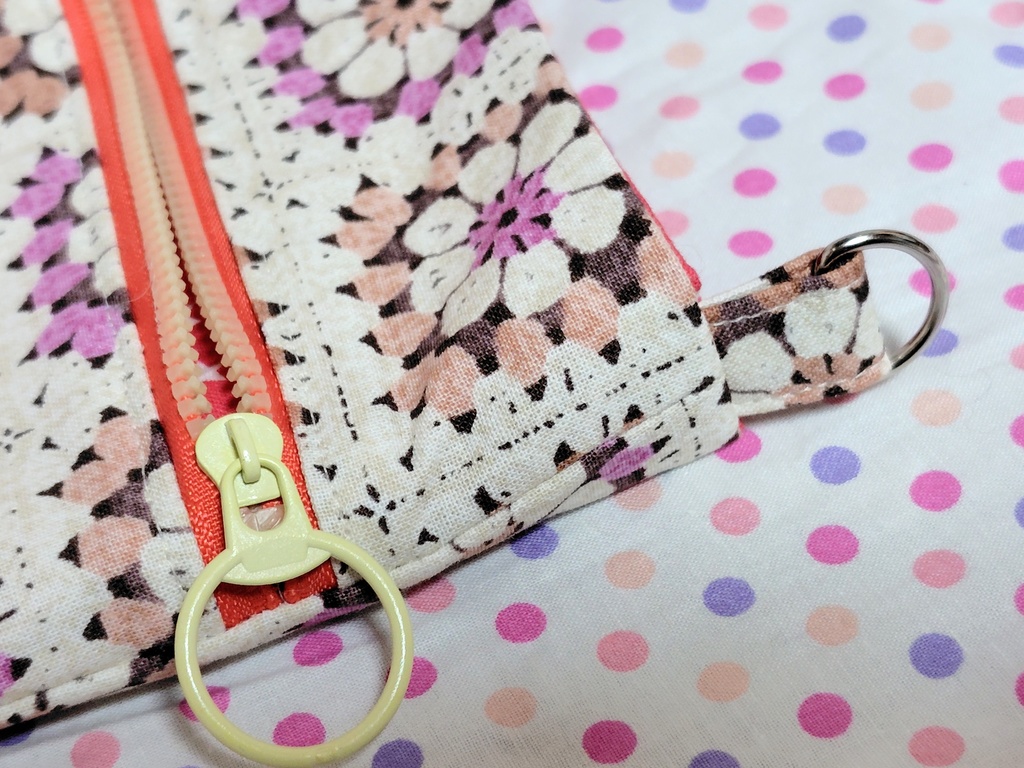 パッチワークの花柄風ショルダーバッグ☆ピンク