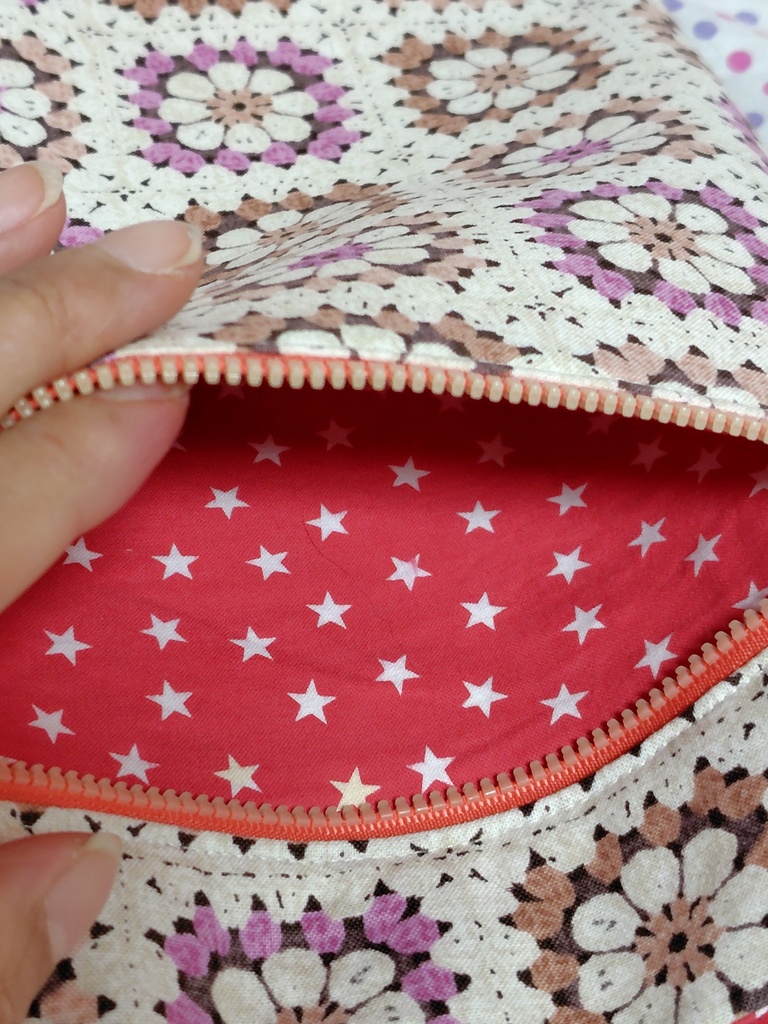 パッチワークの花柄風ショルダーバッグ☆ピンク