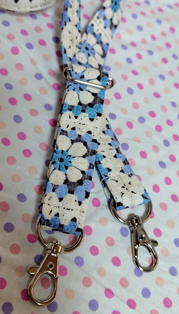 パッチワークの花柄風ショルダーバッグ☆ブルー