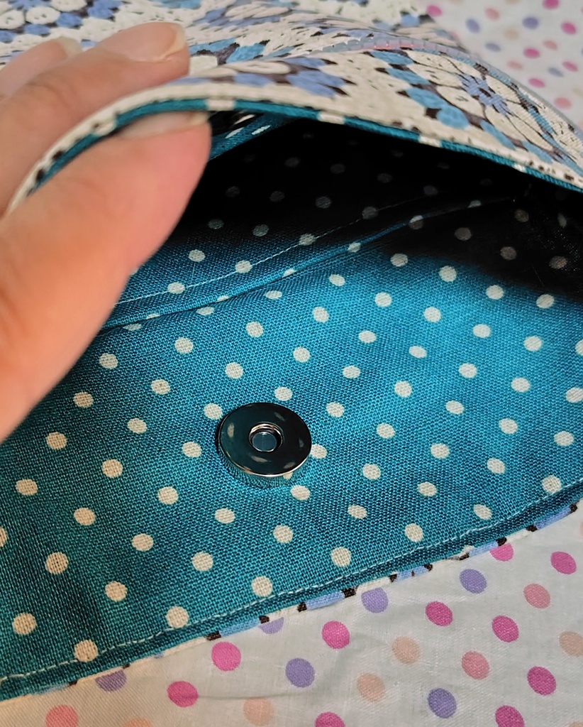 パッチワークの花柄風ショルダーバッグ☆ブルー