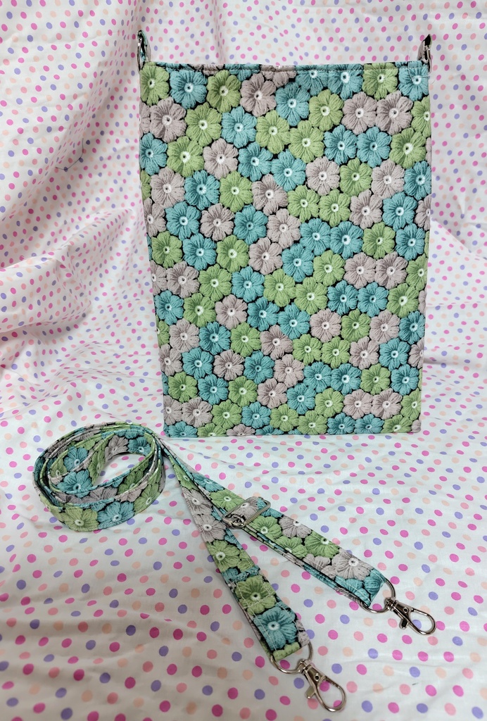 ポコポコ刺繍の花柄風ショルダーバッグ☆グリーン