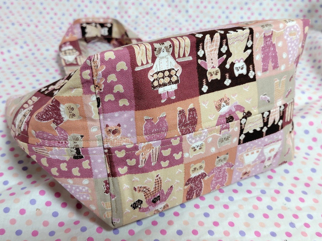 レトロ可愛い猫さんのパッチワーク風のお散歩ミニトートバッグ