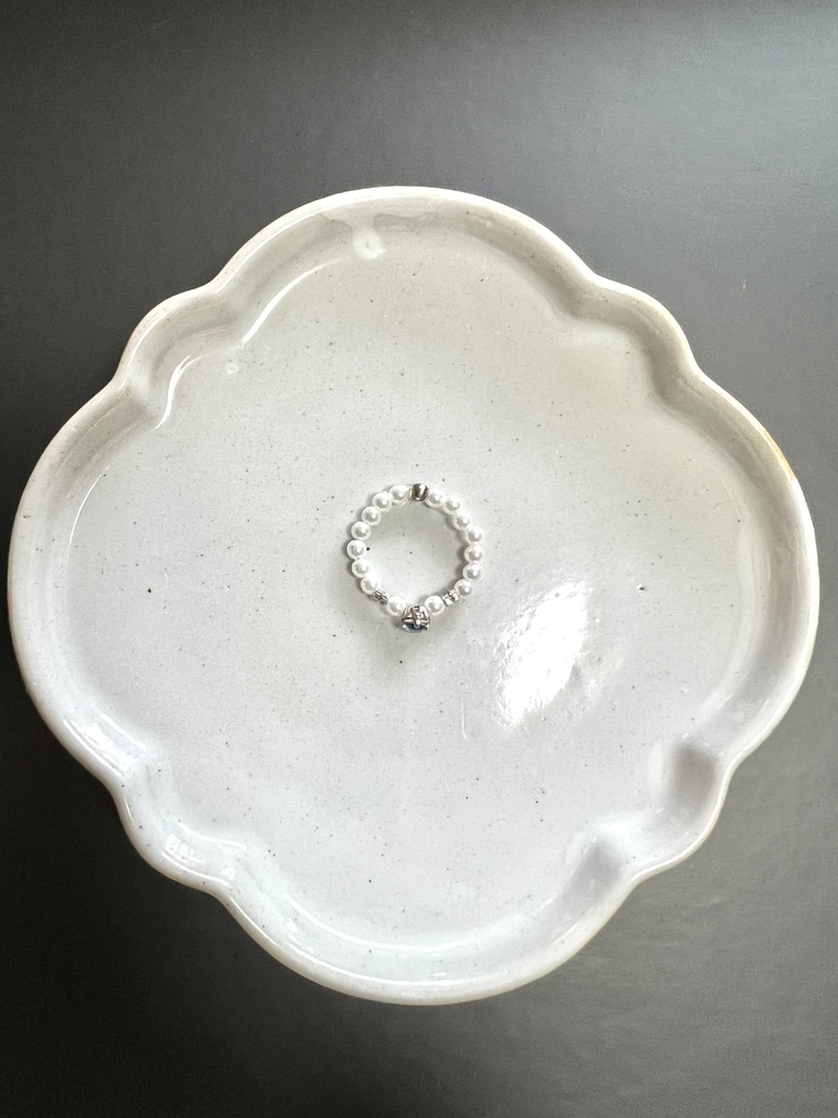 五条悟 ビーズリング 白青玉スワロ