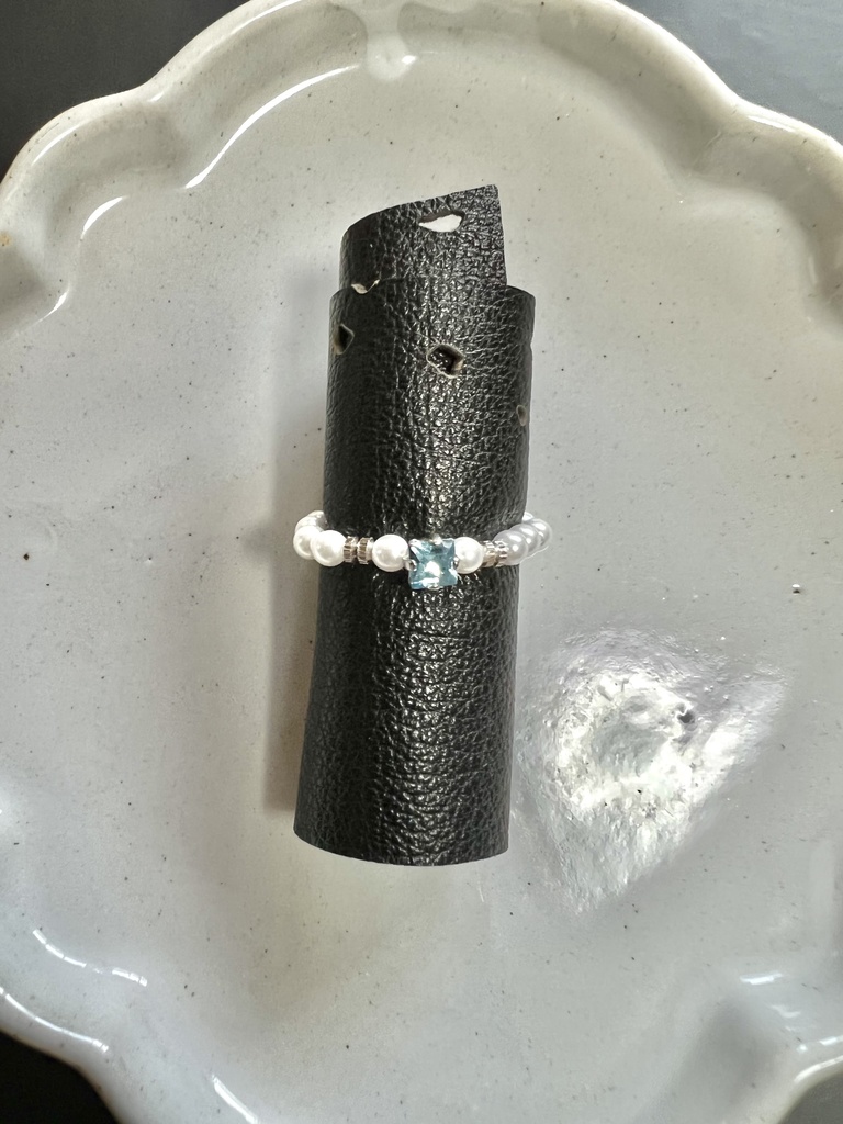 五条悟 ビーズリング 白青玉スワロ