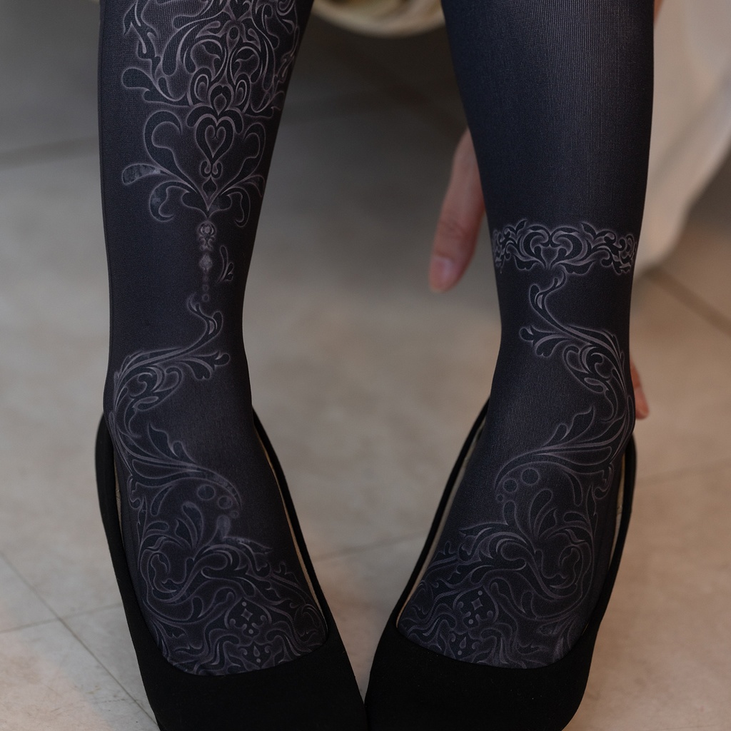 模様タイツ黒×黒「とおとぶは、くろにくる」