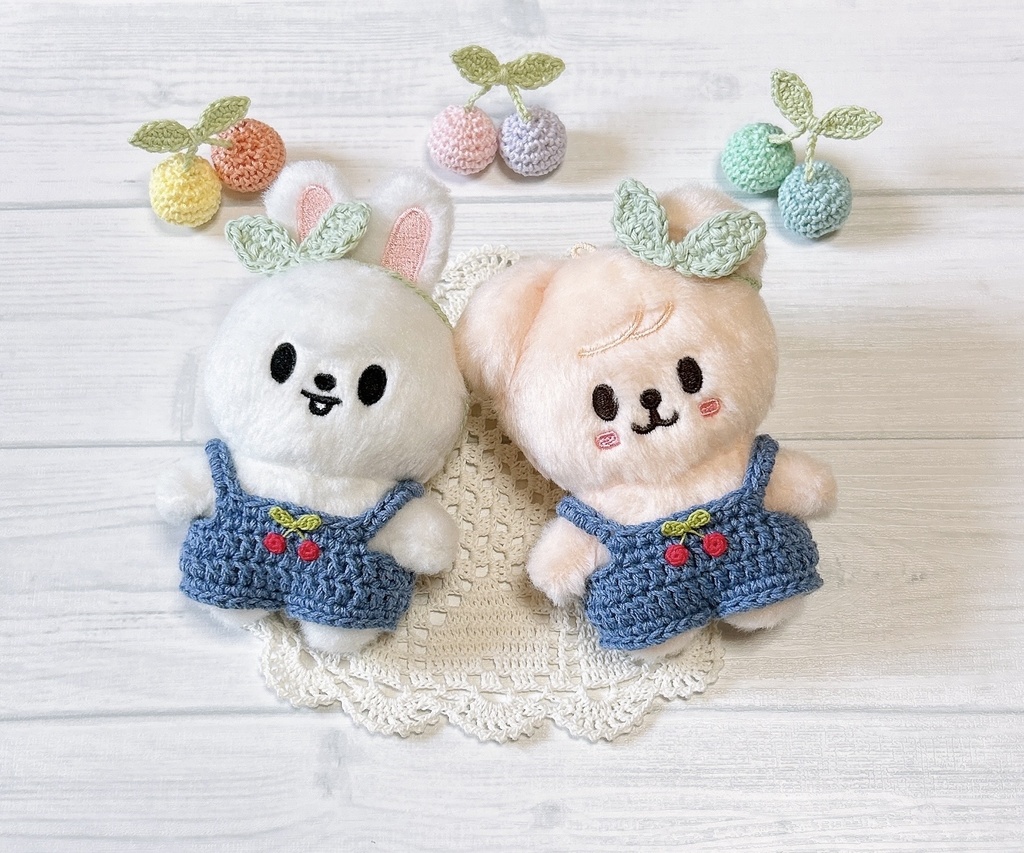 【送料込】ぬいぐるみ服*サロペット+双葉リボン*