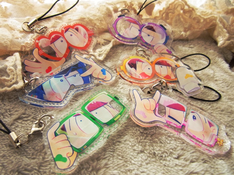 六つ子の大きなめがねキーホルダー